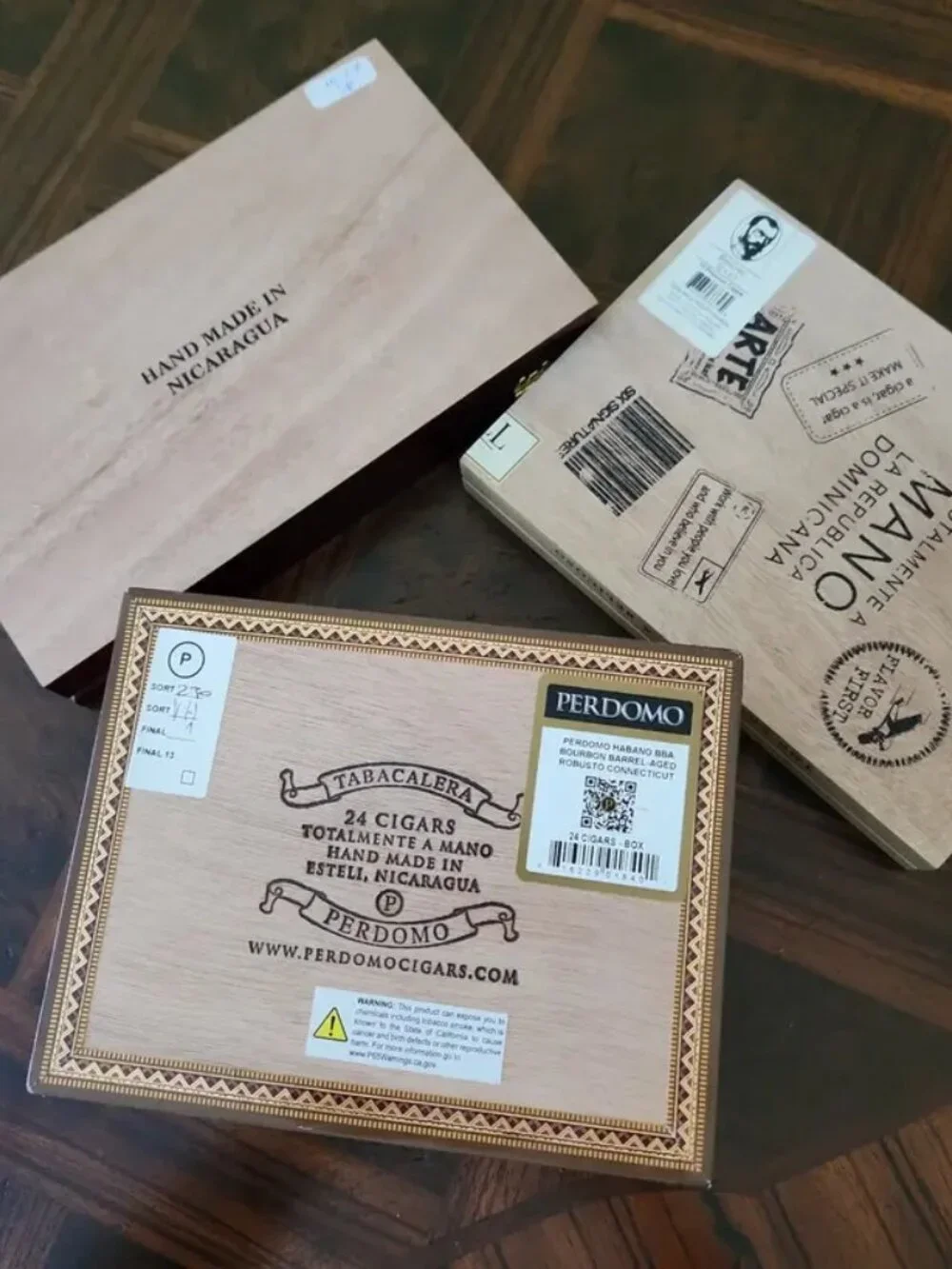 3 Piece Collectible Assorted Empty Wooden Hinged Lid Lock Cigar Storage Boxes